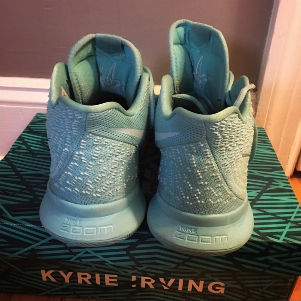Kyrie 3 sneaker - Picture 3 of 5